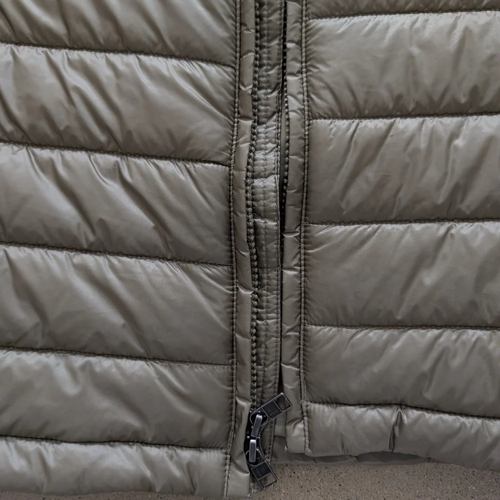 Patagonia Women's Parka - Picture 4 of 7